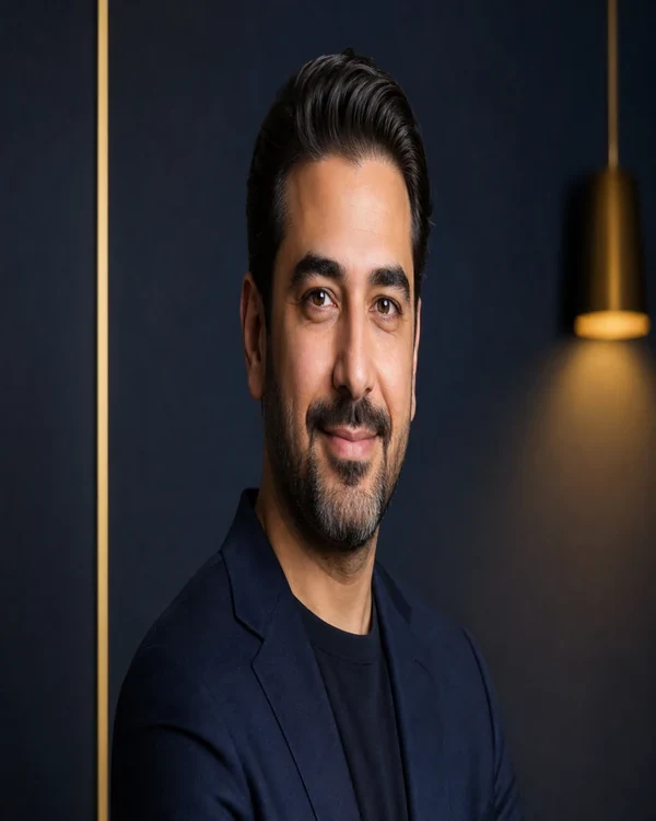 کی هستم و چرا این کار رو می‌کنم